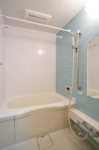 メゾンコンフォース奥沢の浴室|浴室乾燥機・追い焚き機能付き♪