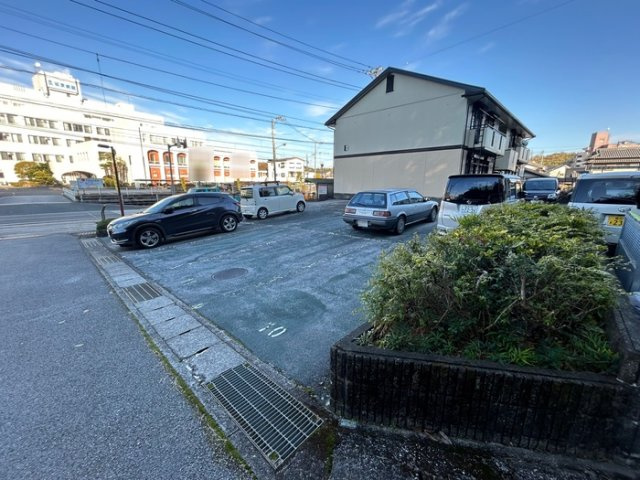 ファミール・ド・鹿児 B棟の駐車場|駐車場