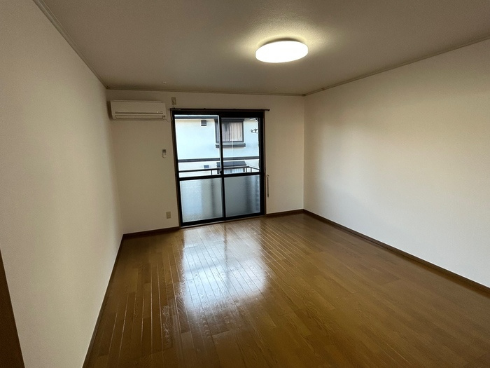 ファミール・ド・鹿児 B棟の洋室|洋室西