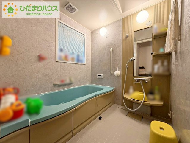 日立市かみあい町3丁目　中古戸建の浴室|"何歳まで一緒に入ってくれるだろうか・・・。
広いお風呂は、お子様と一緒に入るバスタイムがより楽しくなります。"
