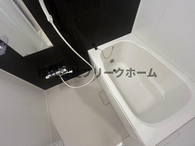 武蔵野市境南町３丁目のアパートの浴室