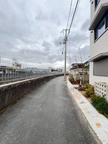 シャーメゾンロワジールの周辺