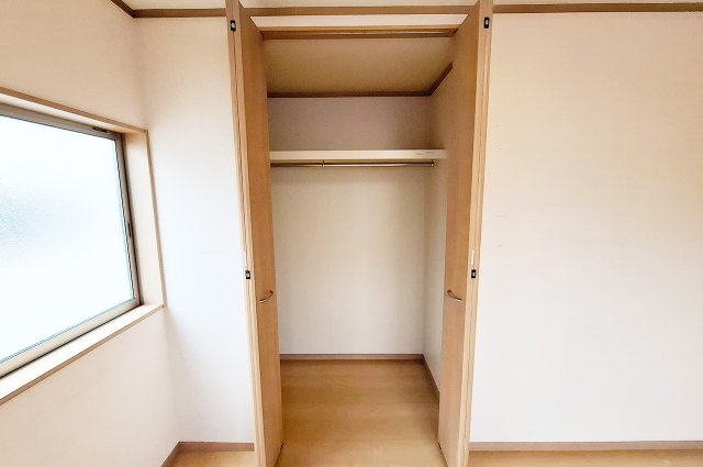堺市中区上之の収納|洋室3クローゼット