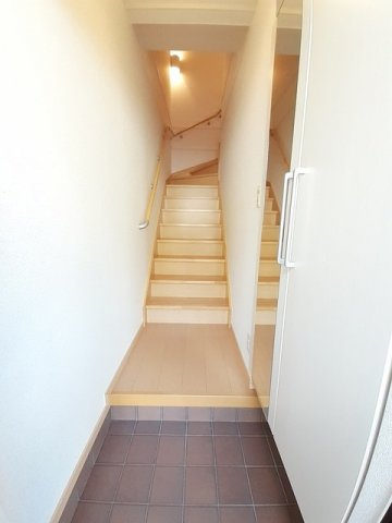 サンシャインオールウェイズＡの玄関|落ち着いた玄関です