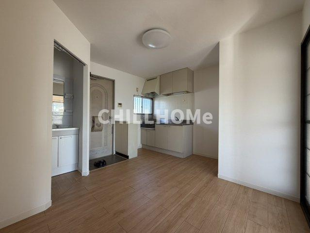 エステートなかざとFの居間・リビング|当社、チルホームのHPもご覧ください(^^)/物件情報多数♪