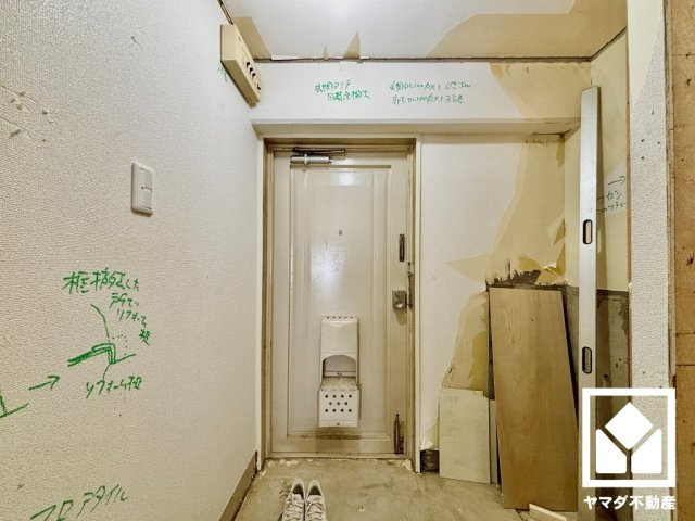 京都市伏見区深草北鍵屋町の中古マンションの玄関