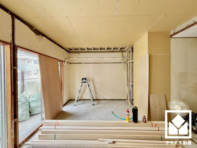 京都市伏見区深草北鍵屋町の中古マンションの居間・リビング