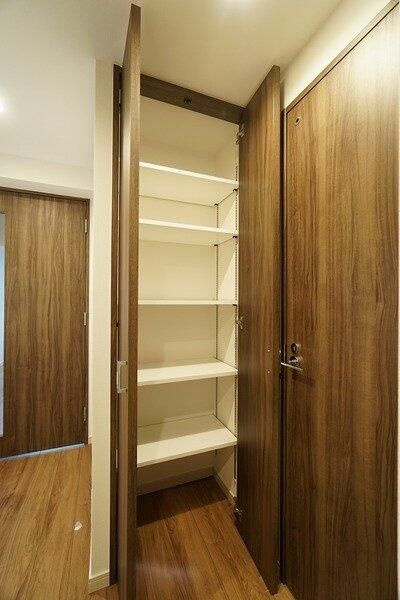 ザ・レジデンス・オブ・トーキョーH20　サウスタワーのその他|玄関収納
