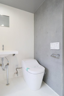 【トイレ】 | Ｍｏｎ－ｎａｋａ　Ａｐａｒｔｍｅｎｔ　Ｔｅｒｒａｃｅ