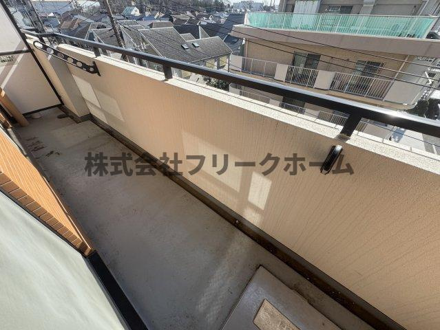 小金井市中町３丁目の賃貸マンションのバルコニー
