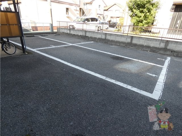 リヴィエール　Ｃの駐車場