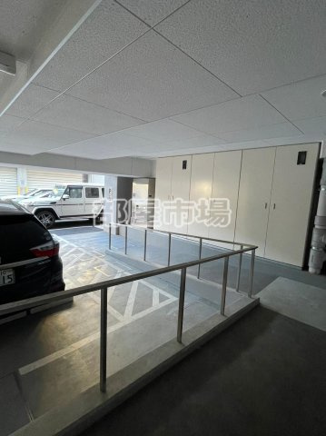 プラウドフラット両国サウスの駐車場