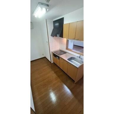 レジェンド黒髪のキッチン