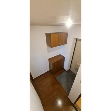 レジェンド黒髪の玄関