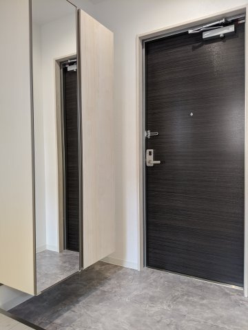 シャトー橿原の玄関