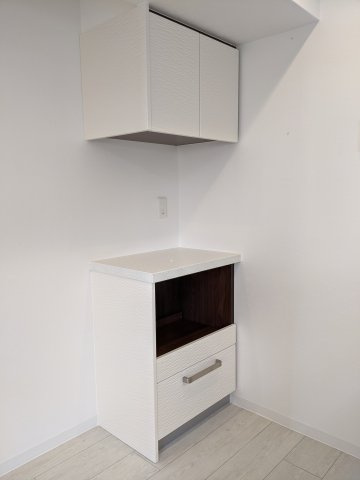 シャトー橿原の収納|白を基調としたキッチンバックセット
