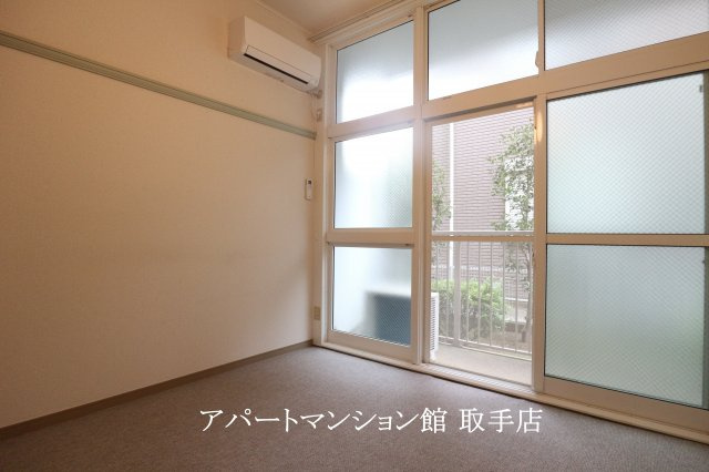 レオパレスグリーンハイツCの居間・リビング|画像3