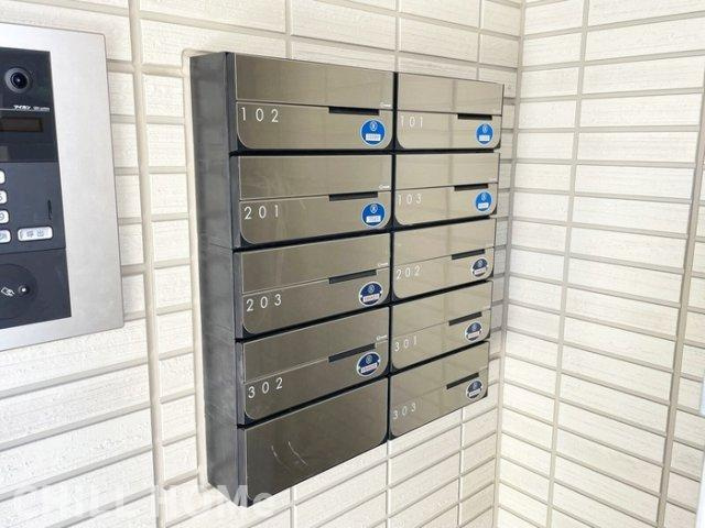 D-room本町のエントランス|他社様掲載物件もまとめてご紹介、ご案内可能です(^^)/