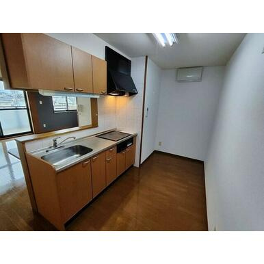 レジェンド黒髪のキッチン