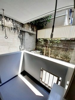 プライムヒル哲学堂のバルコニー