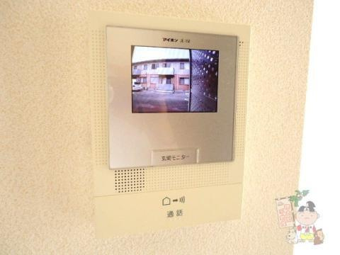 コンフォートリンナ３番館のセキュリティ|カメラ付インターホン