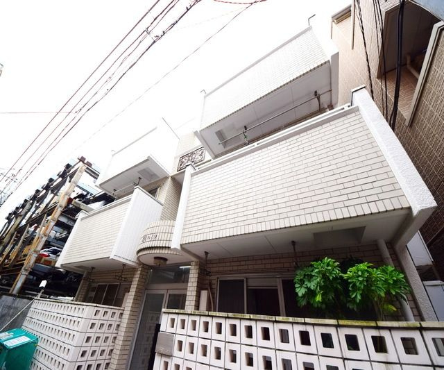 元町ハイツの外観