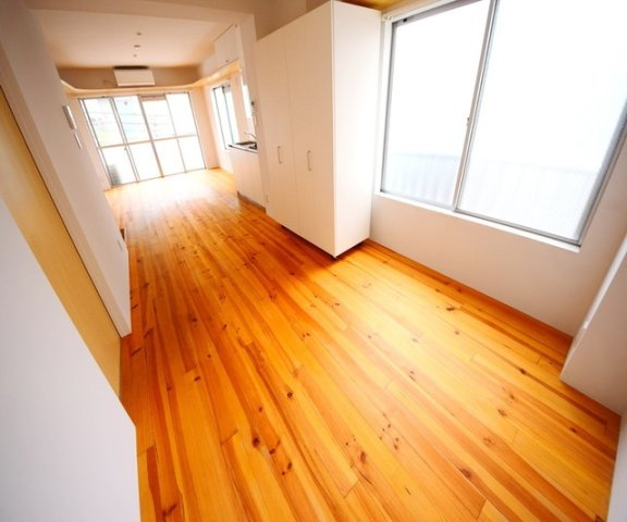 元町ハイツの居間・リビング