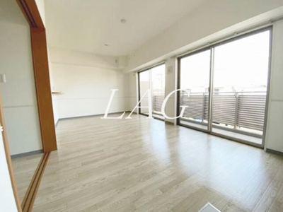 【居間・リビング】 | リア・コンフォート | 洋室のお部屋です。