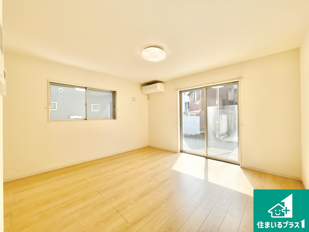 堺市堺区山本町　中古戸建の居間・リビング|こちらのリビングで趣味の時間をお楽しみください