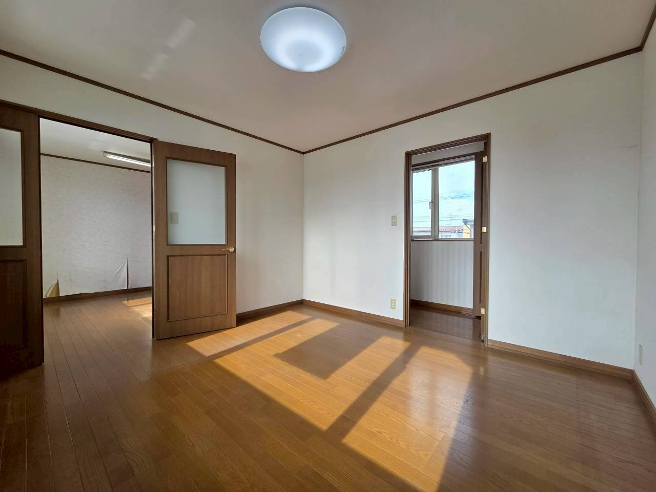 帯広市西9条南14丁目　中古住宅の洋室