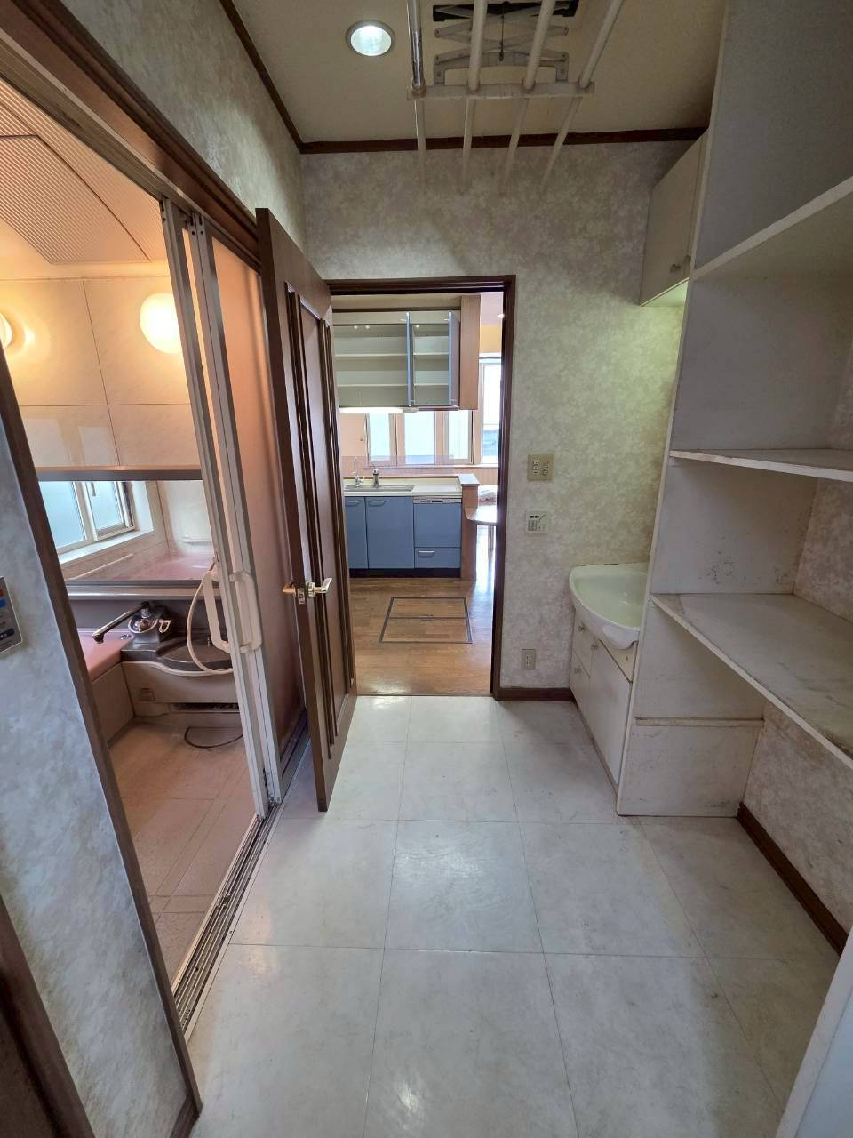 【茶室があるお家】帯広市西9条南14丁目　中古住宅のランドリースペース