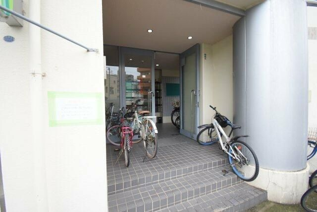 ラポール南太田のエントランス