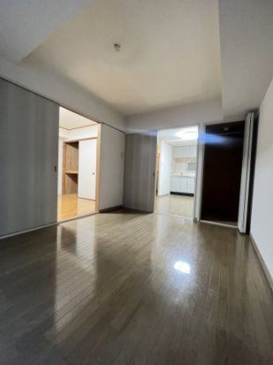 プレジュールメゾンⅣの居間・リビング