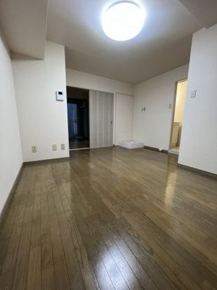 プレジュールメゾンⅣの居間・リビング