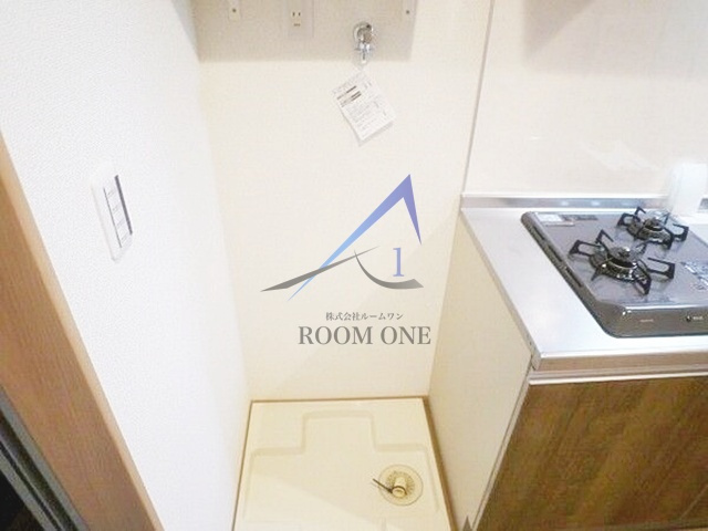 ソレイユ仲六郷の設備|洗濯機置き場です。