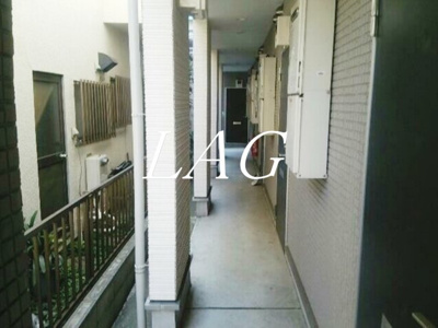 【その他共用部分】 | シャンブル東新宿 | 共用通路です。