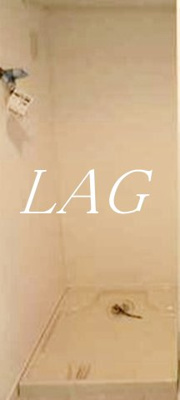 【設備】 | シャンブル東新宿 | 洗濯機置場です。