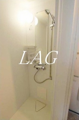 【浴室】 | シャンブル東新宿 | シャワールームです。