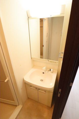 大阪市城東区今福西１丁目の賃貸マンションの洗面所