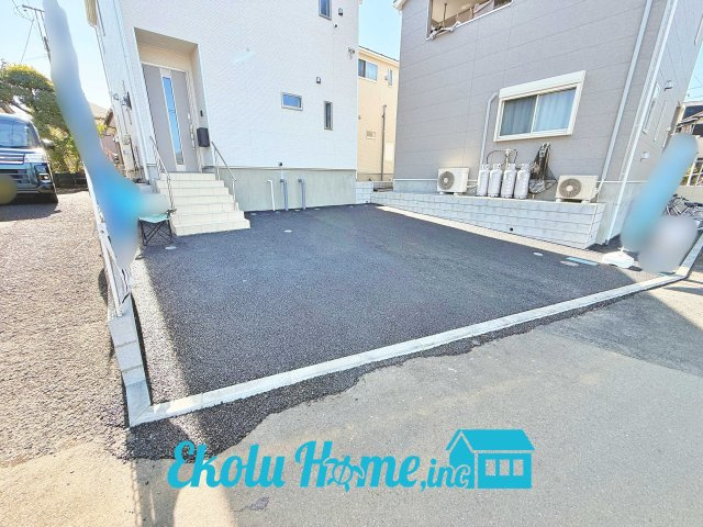 武蔵村山市神明第8　全３棟　２号棟の駐車場