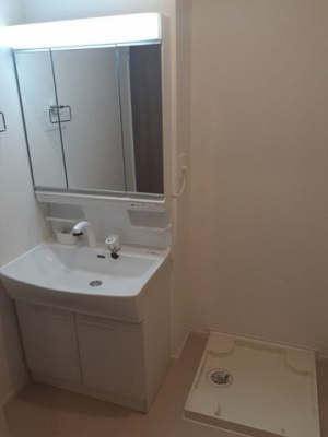 【洗面所】 | パラティ君津Ⅰ | 明るい洗面所です