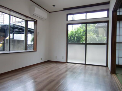 【居間・リビング】 | 菊野台２丁目貸家-定期借家2年-