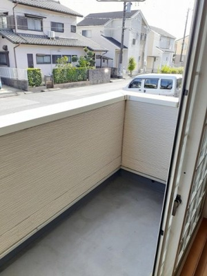 【バルコニー】 | サンフェアリー | 外からの目が気にならないバルコニーで洗濯物が干せます