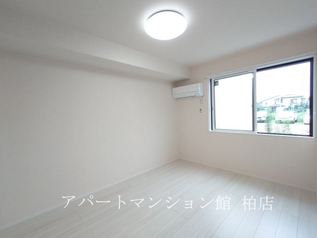 シャンティの洋室