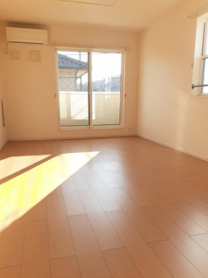 【居間・リビング】 | セイバリーレジデンス | 使いやすい居間です