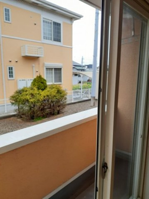 【バルコニー】 | ボニート・アルカンシェルＤ | 外からの目が気にならないバルコニーで洗濯物が干せます