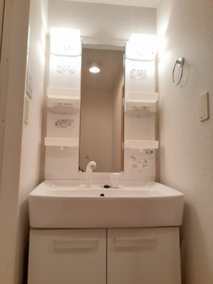 【洗面所】 | ボニート・アルカンシェルＤ | スペースが確保できる洗面所です