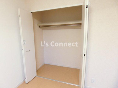 【収納】 | パセオプラシード成田Ｂ | クローゼットでお荷物もすっきり収納。