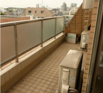 メゾン・エルーセラのバルコニー