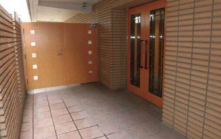 メゾン・エルーセラのエントランス